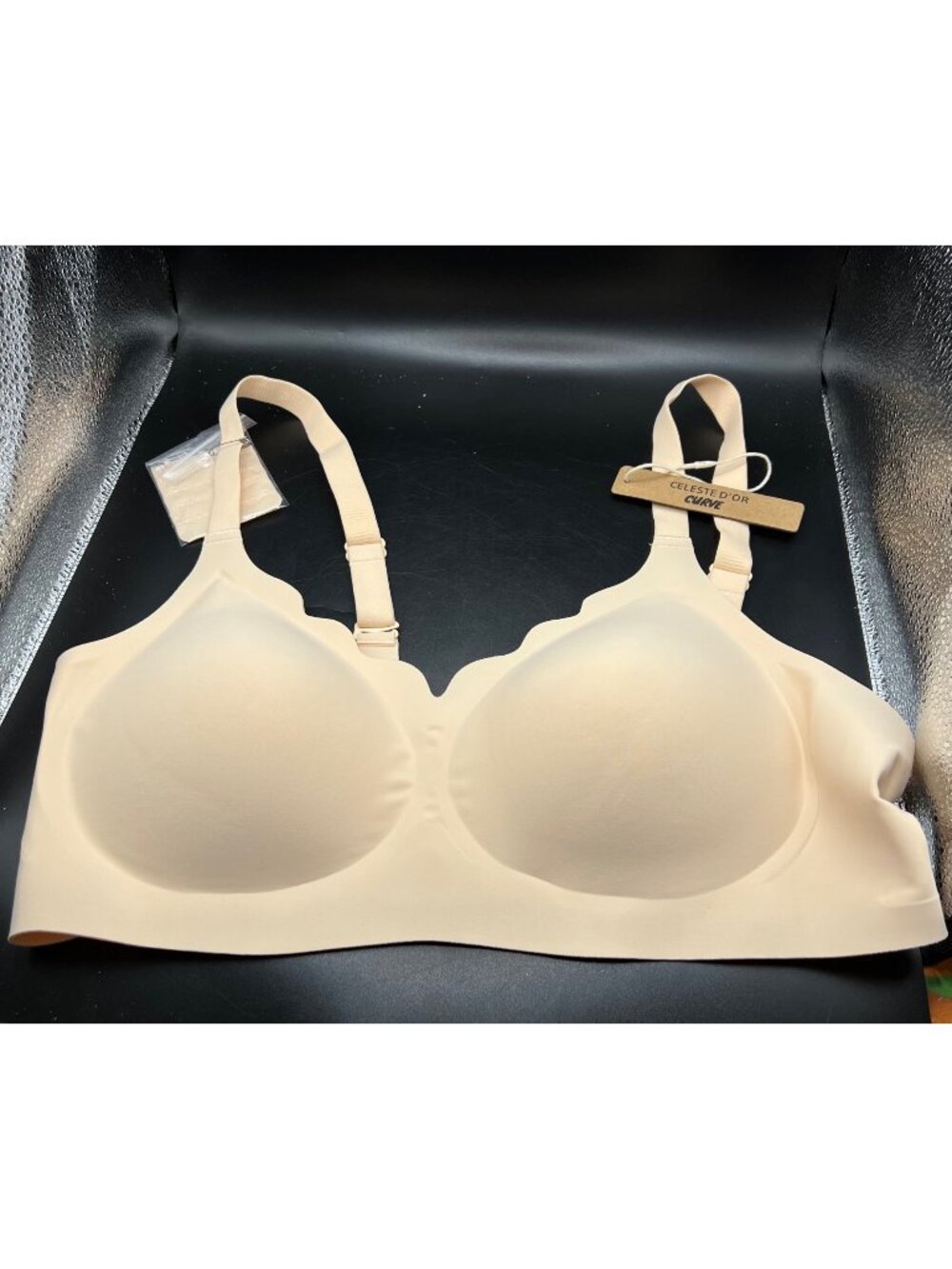 Celeste D'Or Curve Womens Scalloped Seamless Bra Large Adjustable Straps NWT